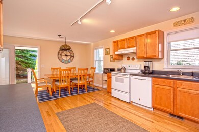 50 A Harry Kemp Way-17