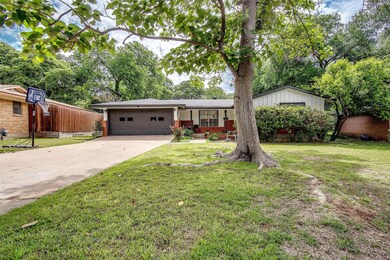 1112 Valley View Dr, Hurst, TX 76053 - photo 2