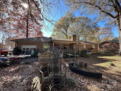 6547 Louglen Cir, Charlotte, NC 28212 - photo 2