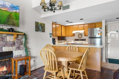 12-gatlinburg- tn- vacation- rental- din