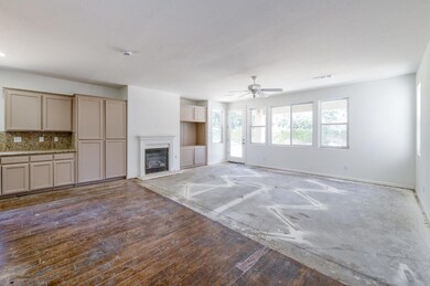 6261 E Andrews Ave, Fresno, CA 93727 - photo 7