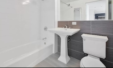 315 W 33rd St unit 31E, New York, NY 10001 - photo 5