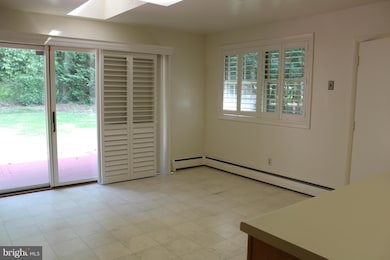 6000 Neilwood Dr, Rockville, MD 20852 - photo 6