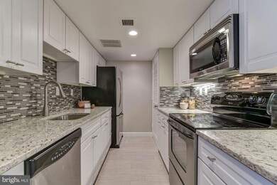 3 Washington Cir NW unit 701, Washington, DC 20037 - photo 4