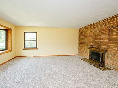 256 N Maison Ct, Elmhurst, IL 60126 - photo 4