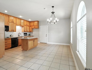 126 E Hoyt Dr, Longview, TX 75601 - photo 7