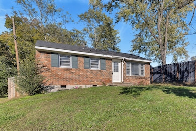 1221 Poplar St, Clarksville, TN 37040 - photo 4