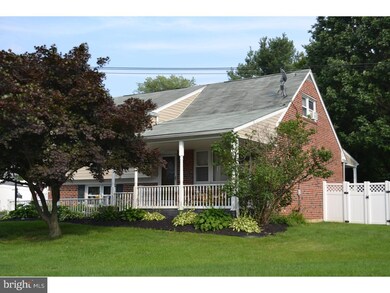 4328 Sweeney Cir, Brookhaven, PA 19015 - photo 2