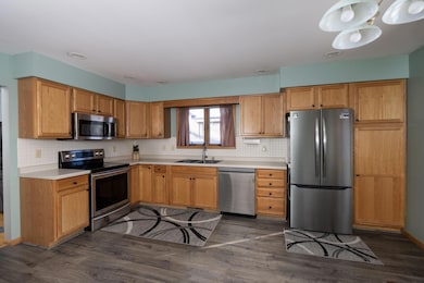 1653 Redfield St, La Crosse, WI 54601 - photo 2