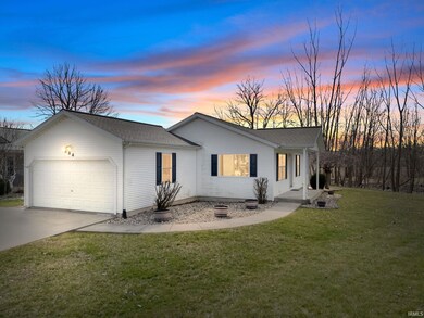 834 Jessica Ct, Nappanee, IN 46550 - photo 2