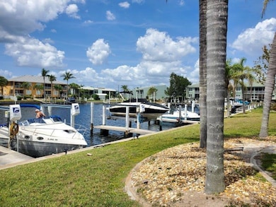 3233 Wood Thrush Dr unit 24A, Punta Gorda, FL 33950 - photo 3