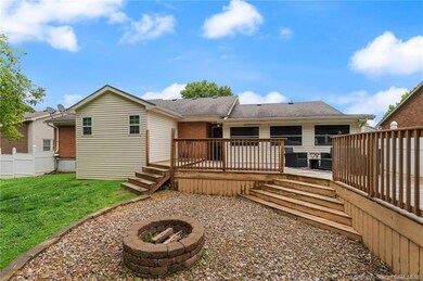 4621 Shady View Dr, Floyds Knobs, IN 47119 - photo 6