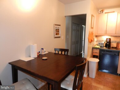 866 Quince Orchard Blvd unit 201, Gaithersburg, MD 20878 - photo 5