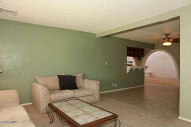 4FrontLivingArea