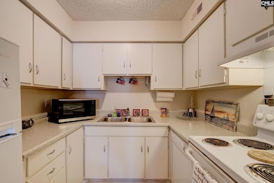 301 Harbor Heights Dr unit 15C, Lexington, SC 29072 - photo 6