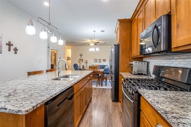 205 Comanche Dr, Lake Kiowa, TX 76240 - photo 3