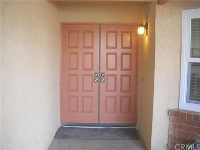 ELEGANT DOUBLE DOOR ENTRY