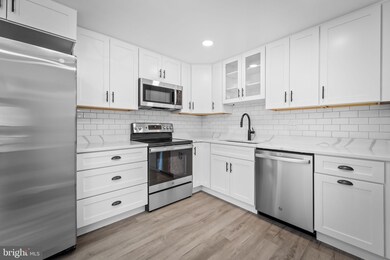 4406 Hallfield Manor Dr, Nottingham, MD 21236 - photo 5