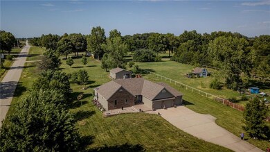 21470 W 197th St, Spring Hill, KS 66083 - photo 2