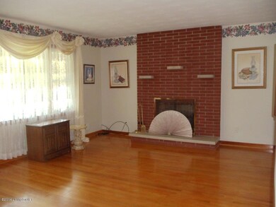 Greenwood living rm frpl