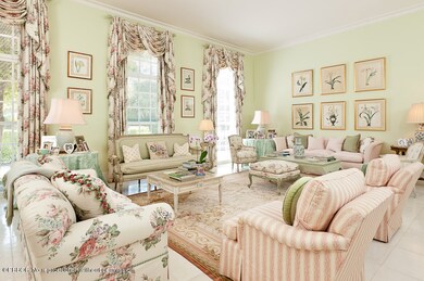 66 Middle Rd - MLS-3