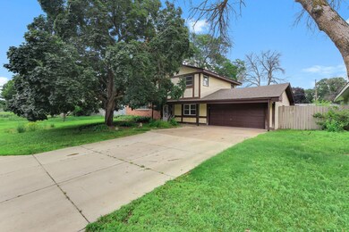 3201 Thurber Rd, Minneapolis, MN 55429 - photo 3