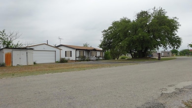 102 Silent Springs Ct, Weatherford, TX 76085 - photo 6