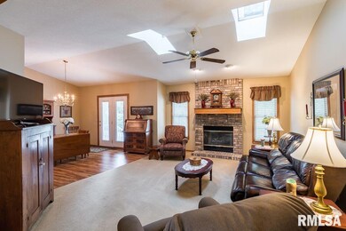 1215 Emerald Woods Ct, Davenport, IA 52806 - photo 2