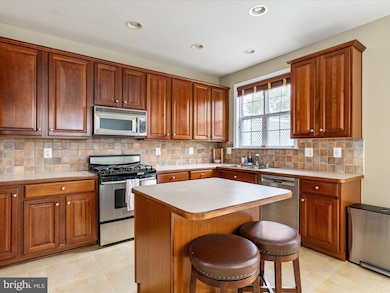 42533 Magellan Square, Ashburn, VA 20148 - photo 2