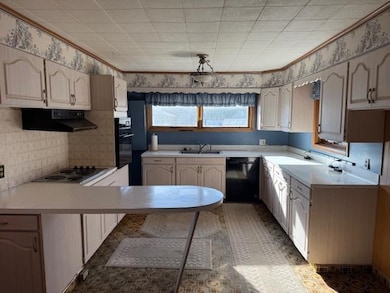 166 Hoyt St, Fond Du Lac, WI 54935 - photo 3