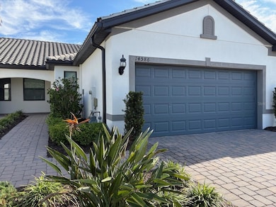 14586 Mossy Pine Ct, Nokomis, FL 34275 - photo 2