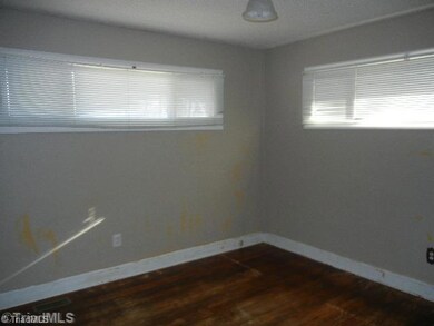 529 E Fairfield Rd, High Point, NC 27263 - photo 5