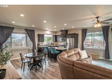 180 Brady Ln, Roseburg, OR 97471 - photo 3