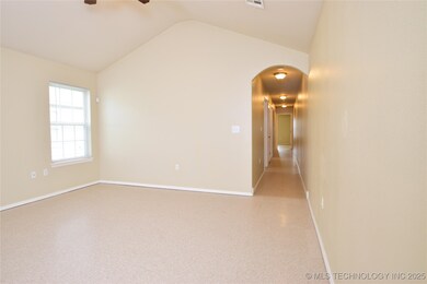 6018 S Newport Ave, Tulsa, OK 74105 - photo 6