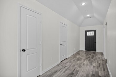 978 Ellington St, Houston, TX 77088 - photo 5