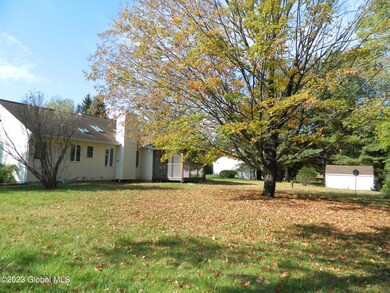 1605 Tina Ln, Castleton On Hudson, NY 12033 - photo 3