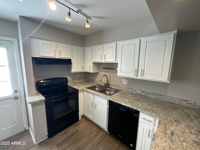 810 E Colter St unit 11, Phoenix, AZ 85014 - photo 2