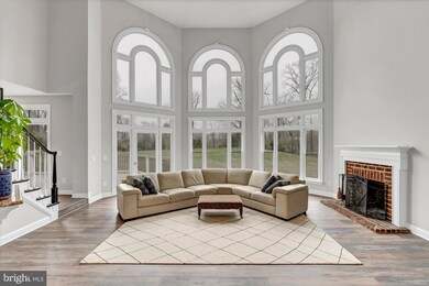 11133 Oakton Rd, Oakton, VA 22124 - photo 4