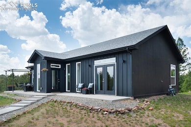 This custom built beauty has 2 bedrooms, 1 spa like bath, open concept design with vaulted ceilings and beautiful big windows.