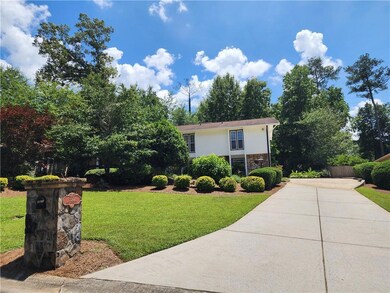 Spacious driveway