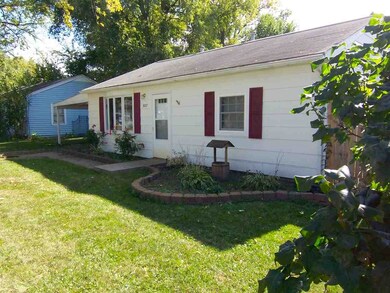 3007 W 69th St, Davenport, IA 52806 - photo 2