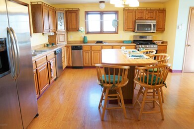 Newer Stainless Steel Appliances!