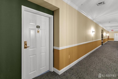 325 Regency Place unit 325, Woodbridge, NJ 07095 - photo 7