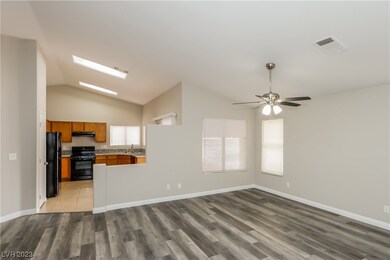945 Adobe Flat Dr, Henderson, NV 89011 - photo 3