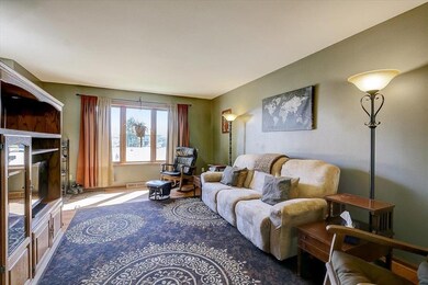 464 Waterman Ct, Oregon, WI 53575 - photo 5