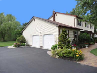 19 Blair Ct Drivewy