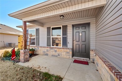 1121 E Sparrow Cir, Fayetteville, AR 72701 - photo 4