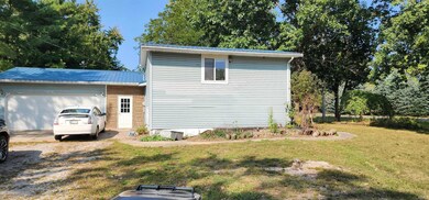 1409 N Hillview Dr, Syracuse, IN 46567 - photo 4