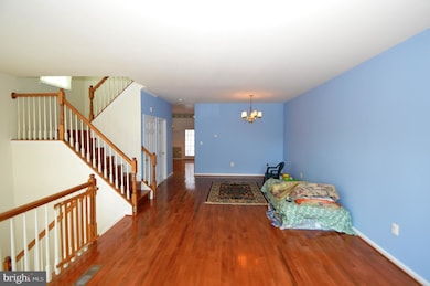 2431 Fox Mine Ln, Herndon, VA 20171 - photo 7