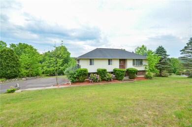 2769 Rising Hill Dr, Stroudsburg, PA 18360 - photo 2